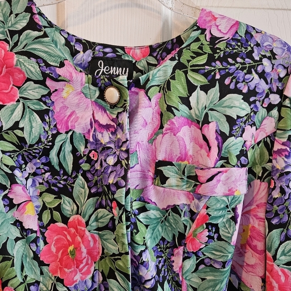 Vintage Floral Blouse - Picture 2 of 6